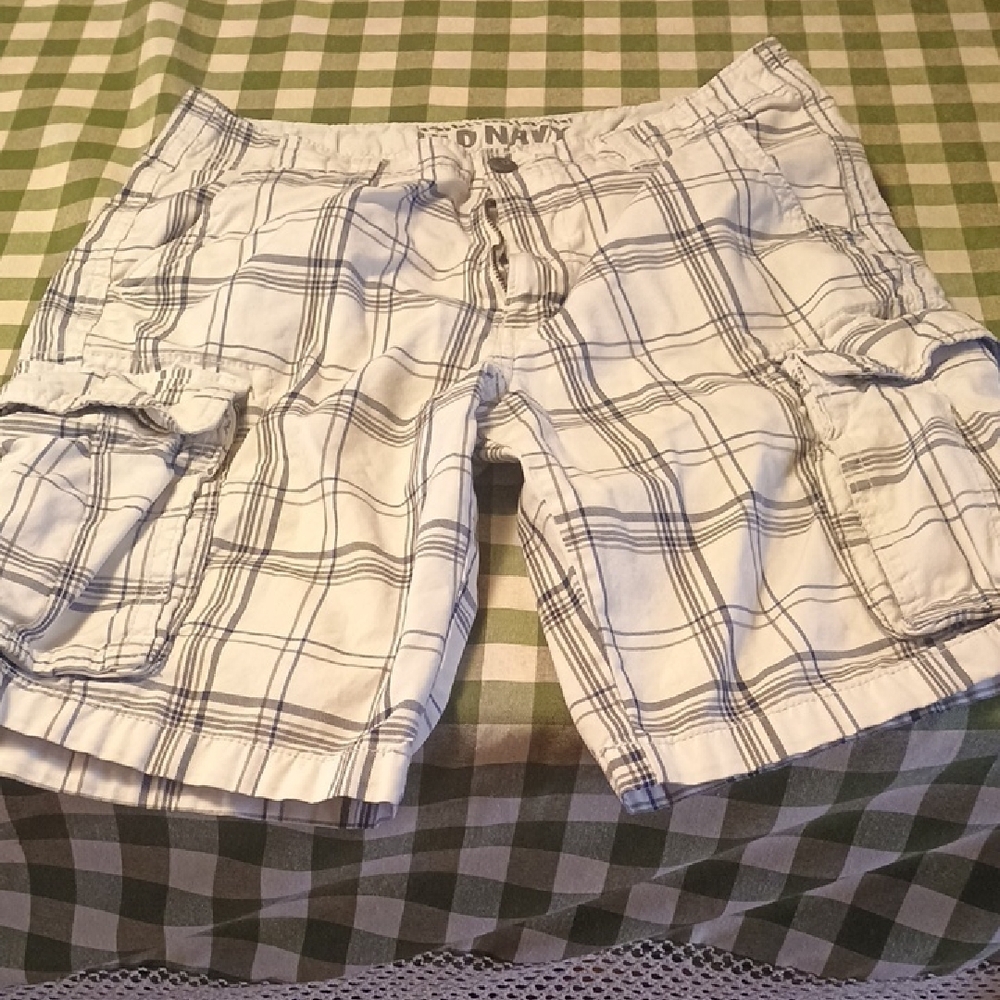 Old Navy Men's White Plaid Cargo Shorts